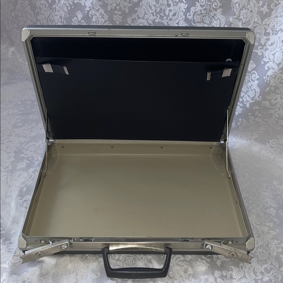 Samsonite Other - Vintage SAMSONITE Hard Shell Black Textured Briefcase